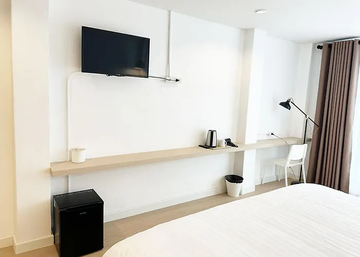 River Hotel 3*