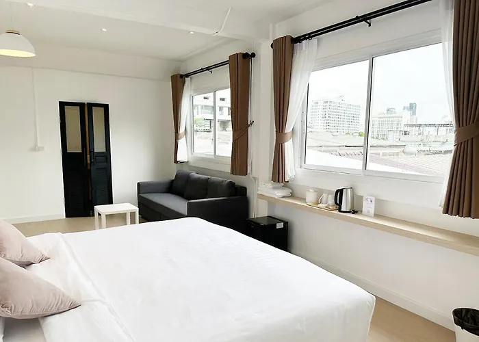 Hotel River 3*