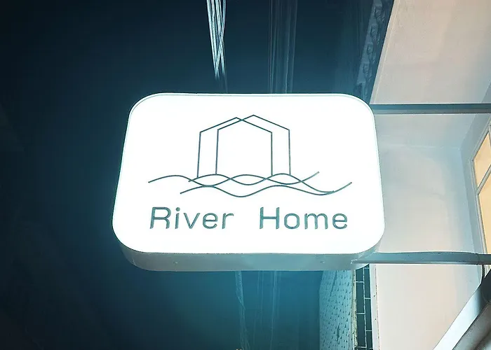 River Hotel 3*