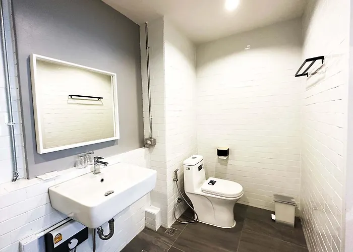 Hotel River 3*