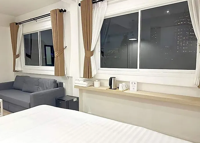 Hotel River
